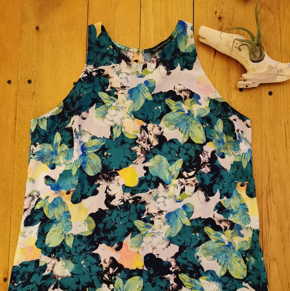 🌼Floral 🌼sleeveless high neck blouse